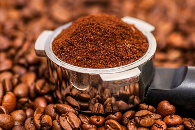 قهوه تازه بخریم یا بسته‌بندی‌شده؟ راهنمای تصمیم‌گیری